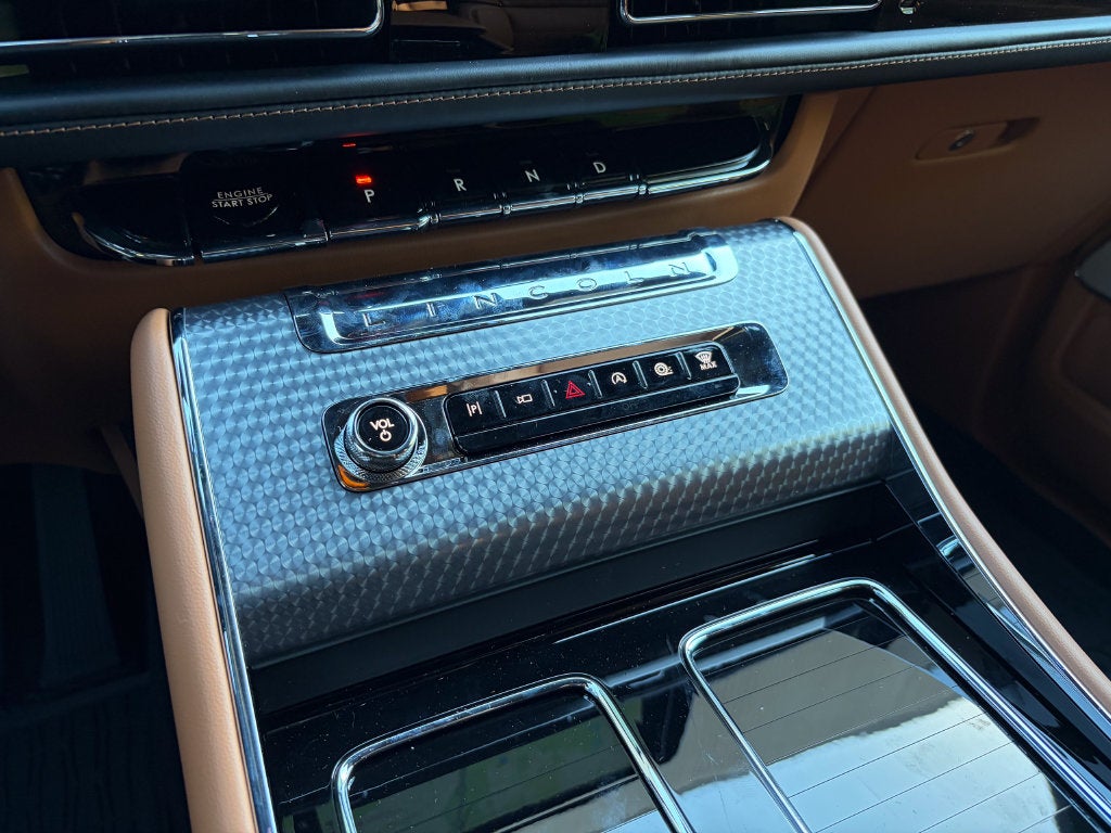 2027 Lincoln Aviator Black Label Premium
