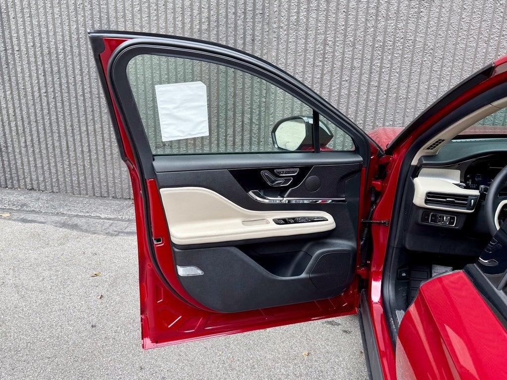 2025 Lincoln Corsair Premiere