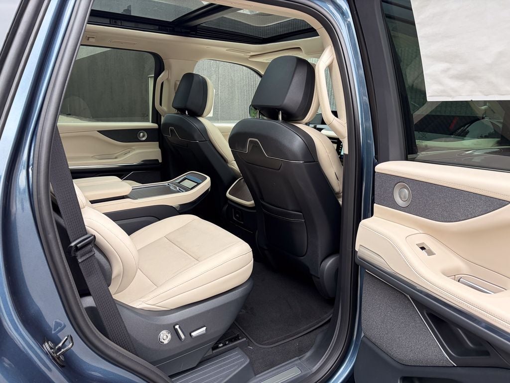 2027 Lincoln Navigator Reserve