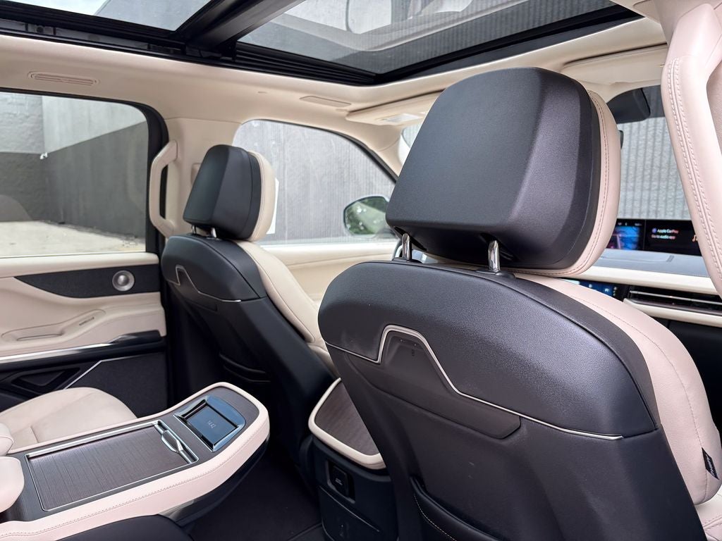 2027 Lincoln Navigator Reserve