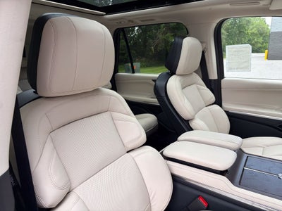 2027 Lincoln Navigator Reserve