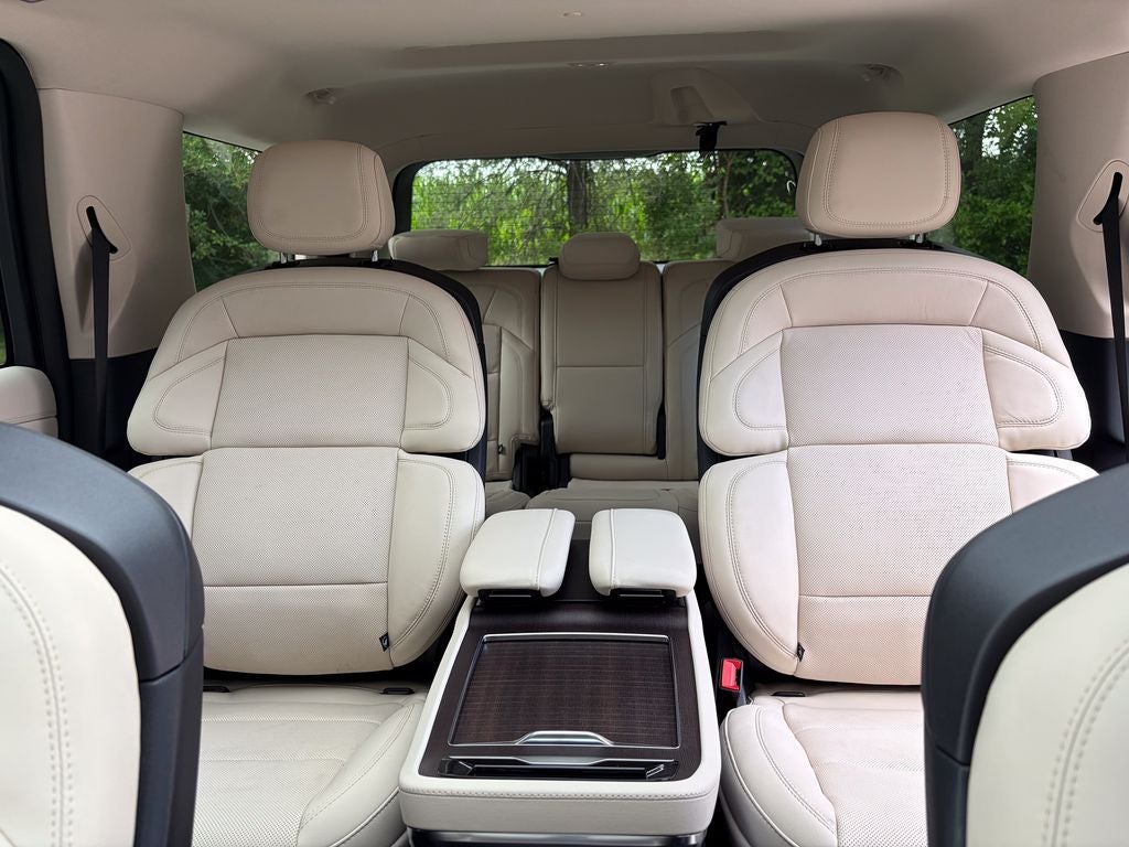 2027 Lincoln Navigator Reserve