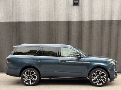 2027 Lincoln Navigator Reserve
