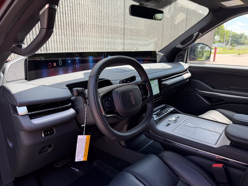 2027 Lincoln Navigator Reserve