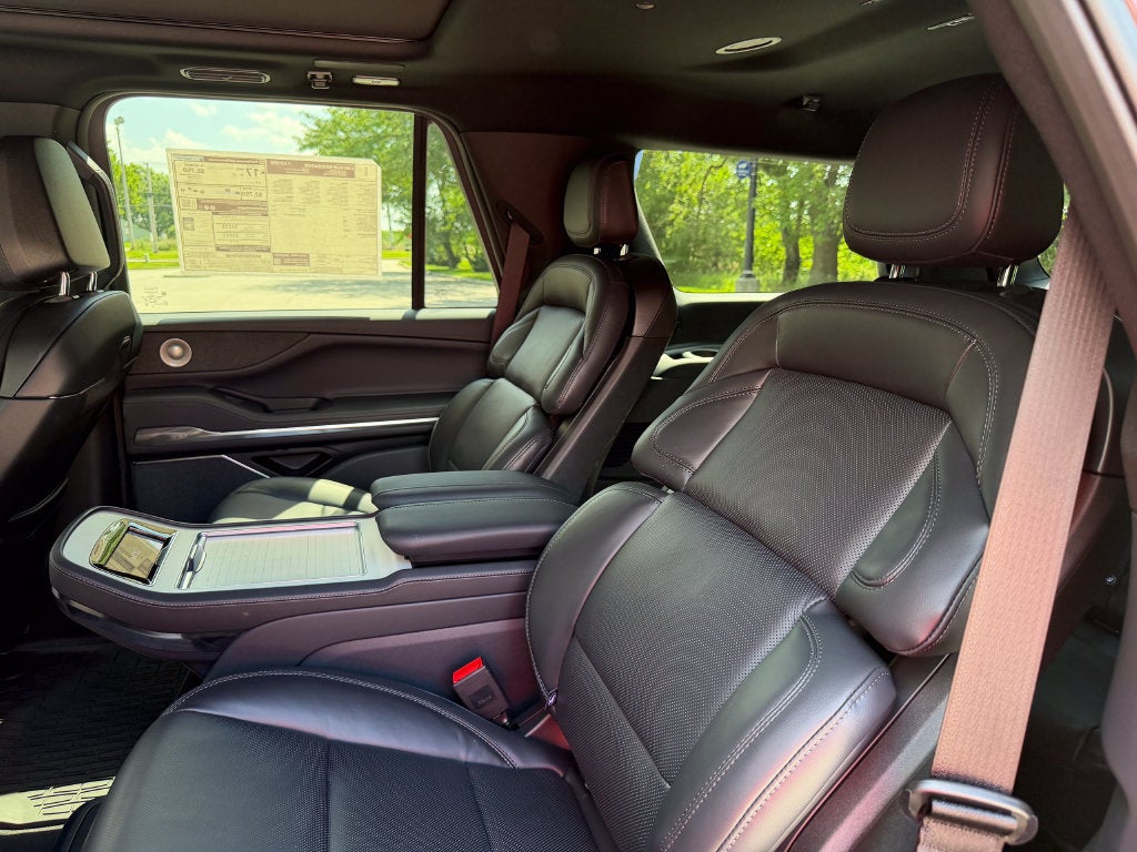 2027 Lincoln Navigator Reserve