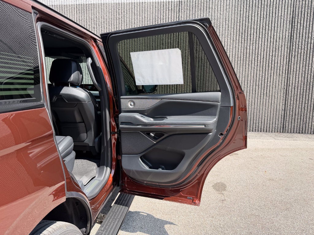 2027 Lincoln Navigator Reserve