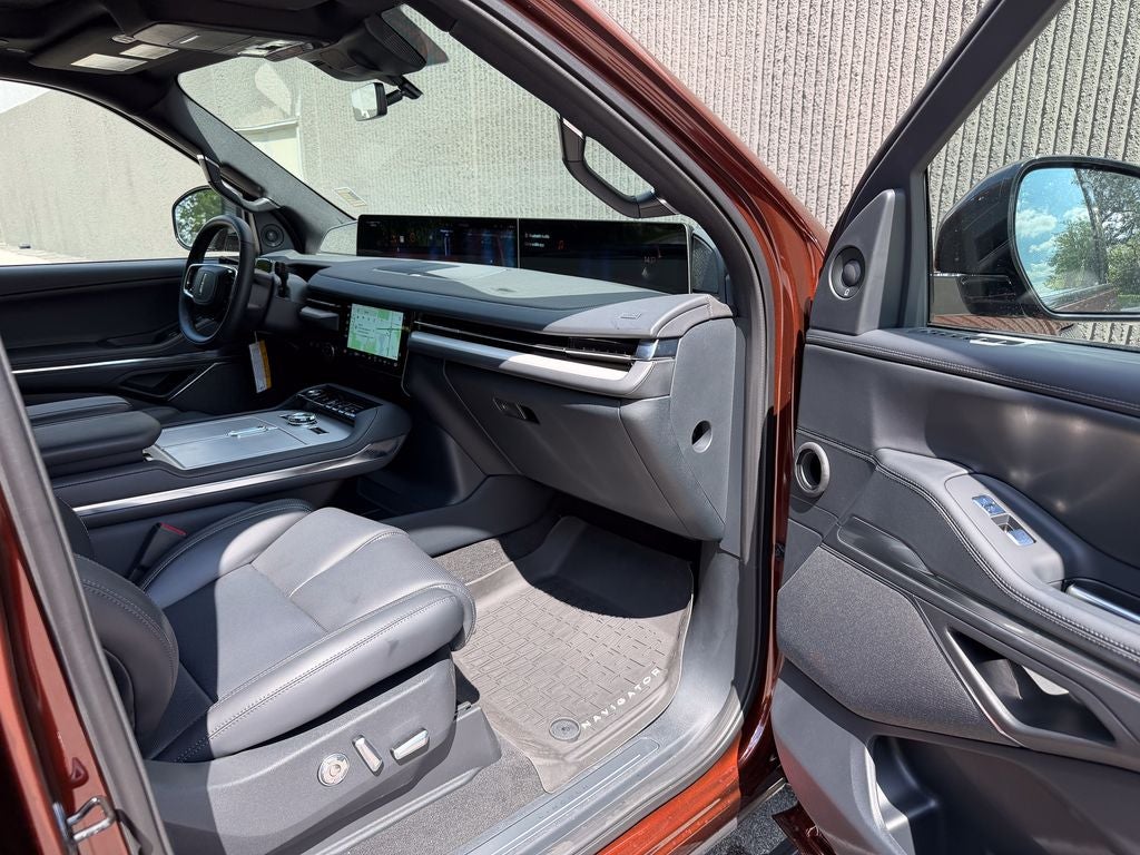 2027 Lincoln Navigator Reserve