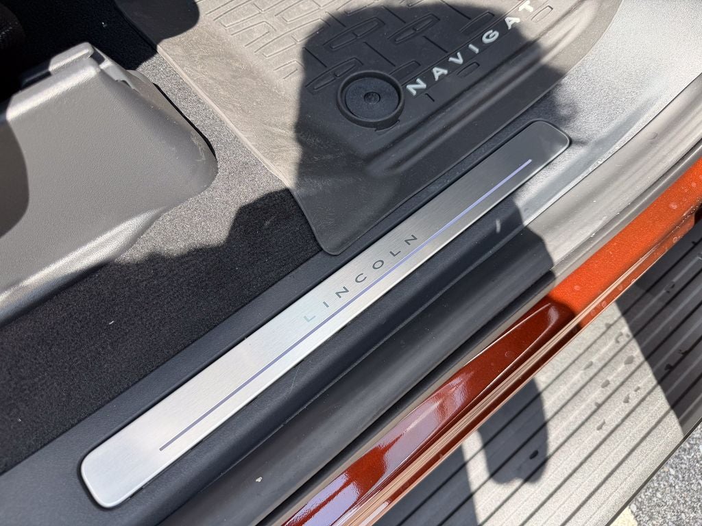 2027 Lincoln Navigator Reserve