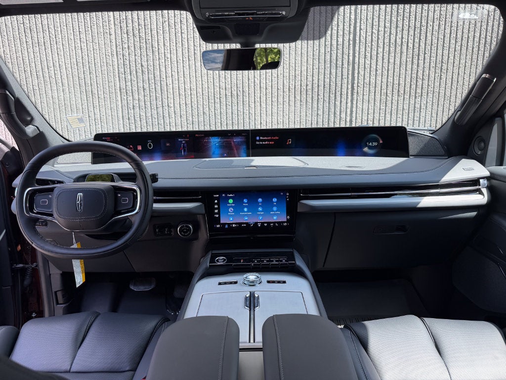 2027 Lincoln Navigator Reserve