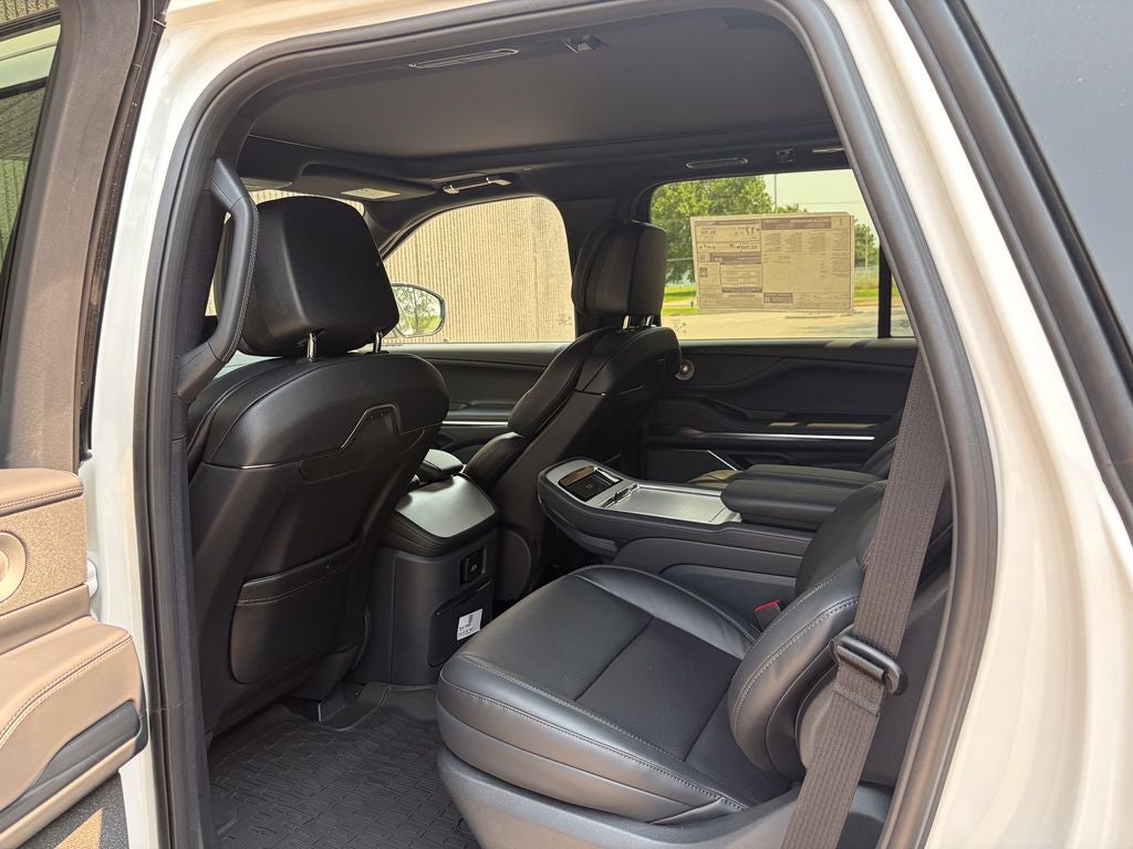 2027 Lincoln Navigator Reserve