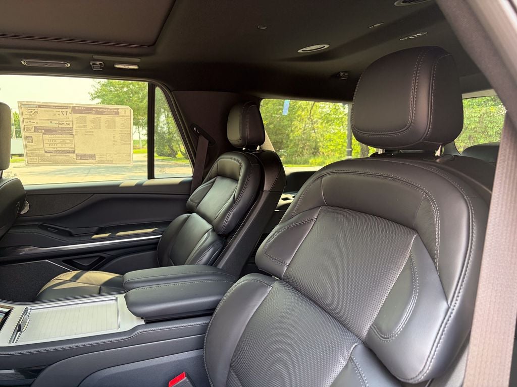 2027 Lincoln Navigator Reserve