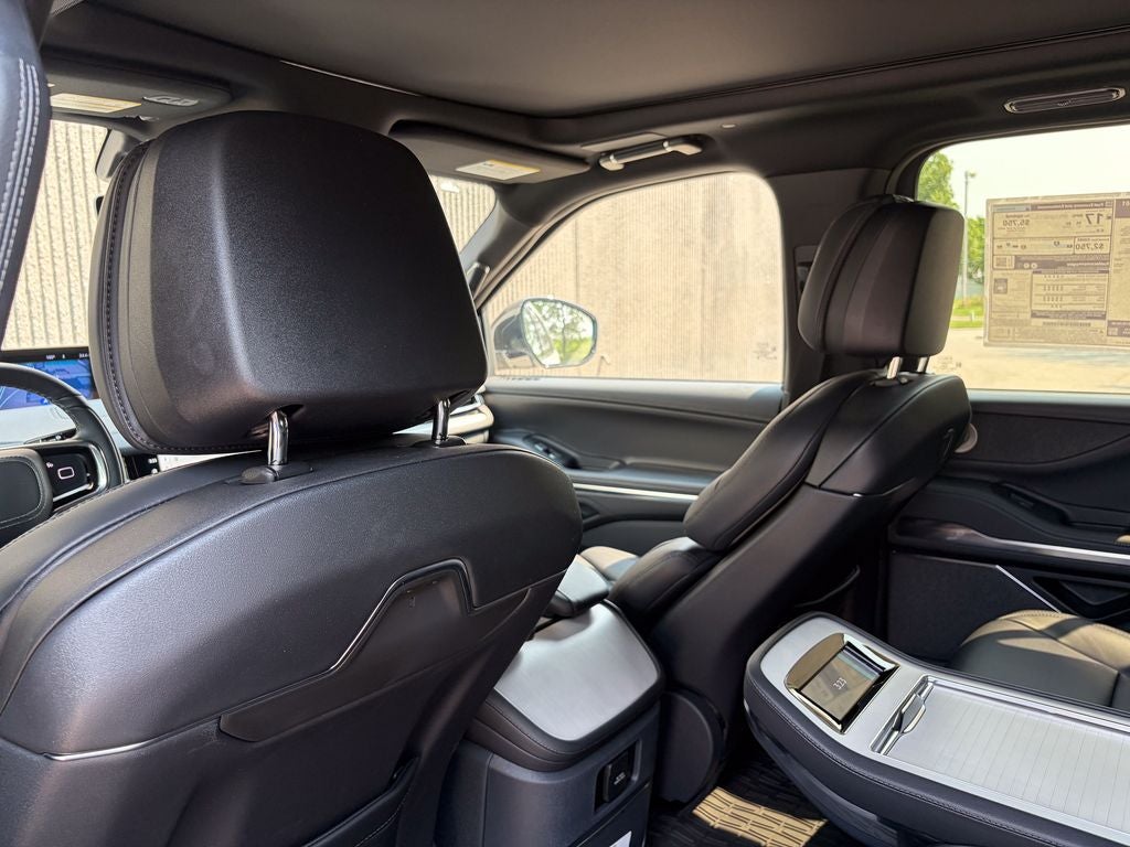 2027 Lincoln Navigator Reserve