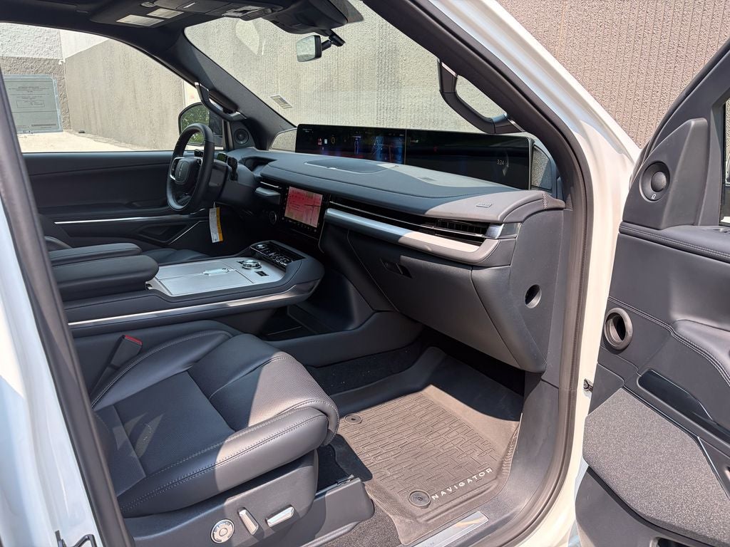 2027 Lincoln Navigator Reserve