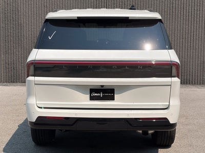 2027 Lincoln Navigator Reserve