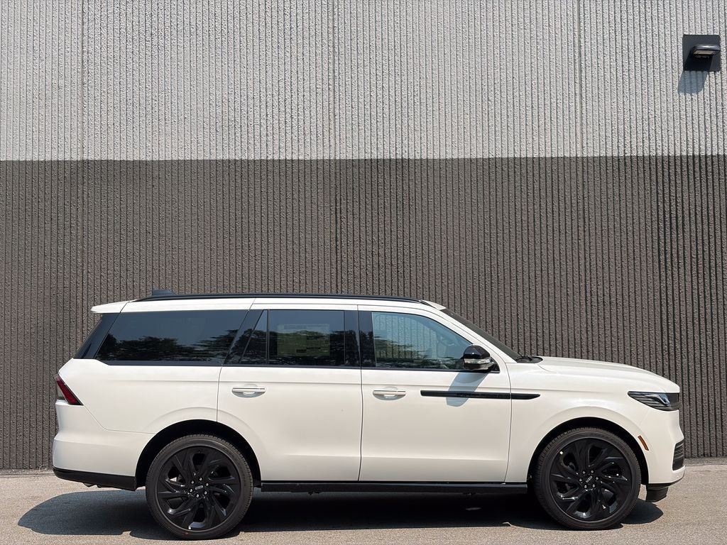 2027 Lincoln Navigator Reserve