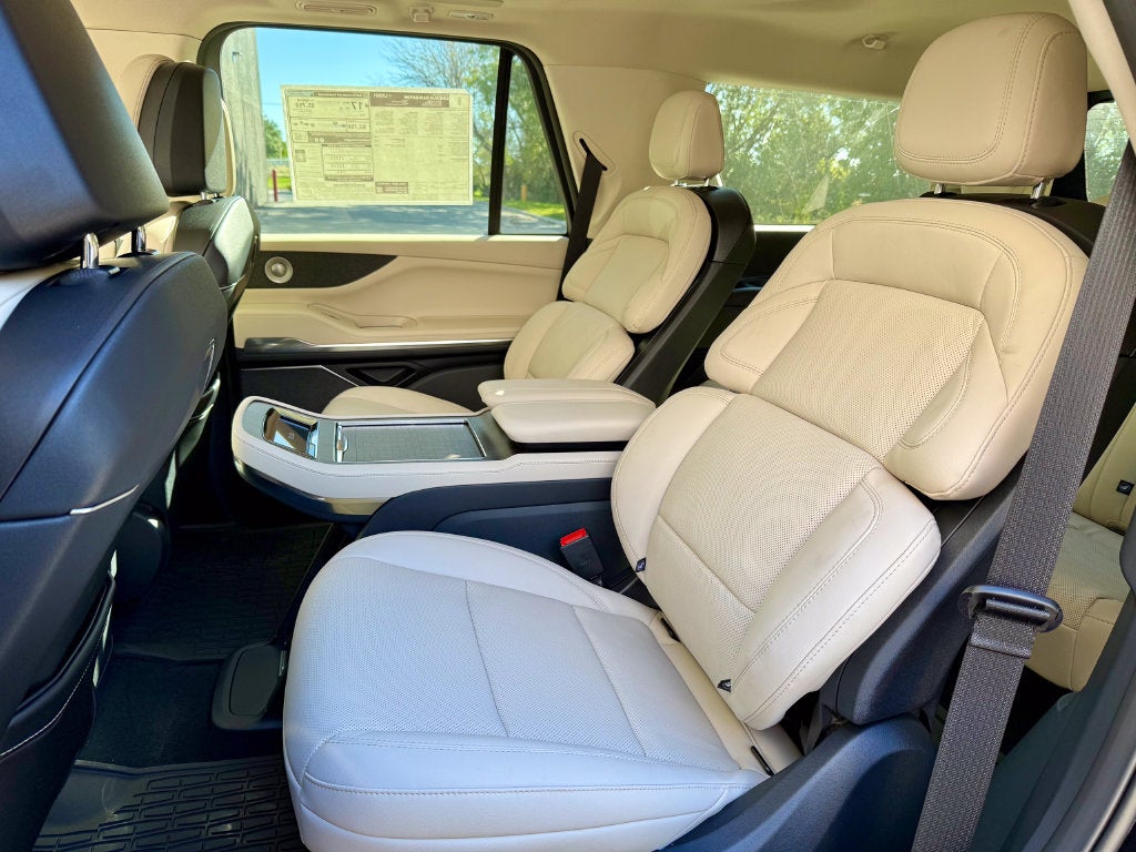 2027 Lincoln Navigator Reserve
