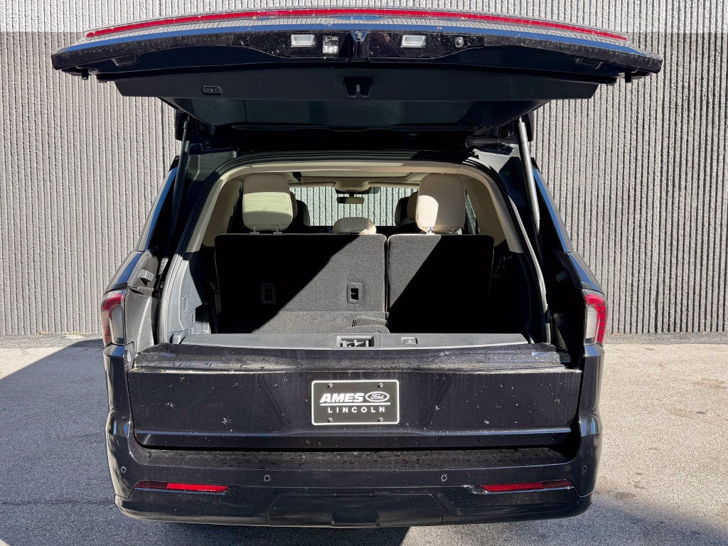 2027 Lincoln Navigator Reserve