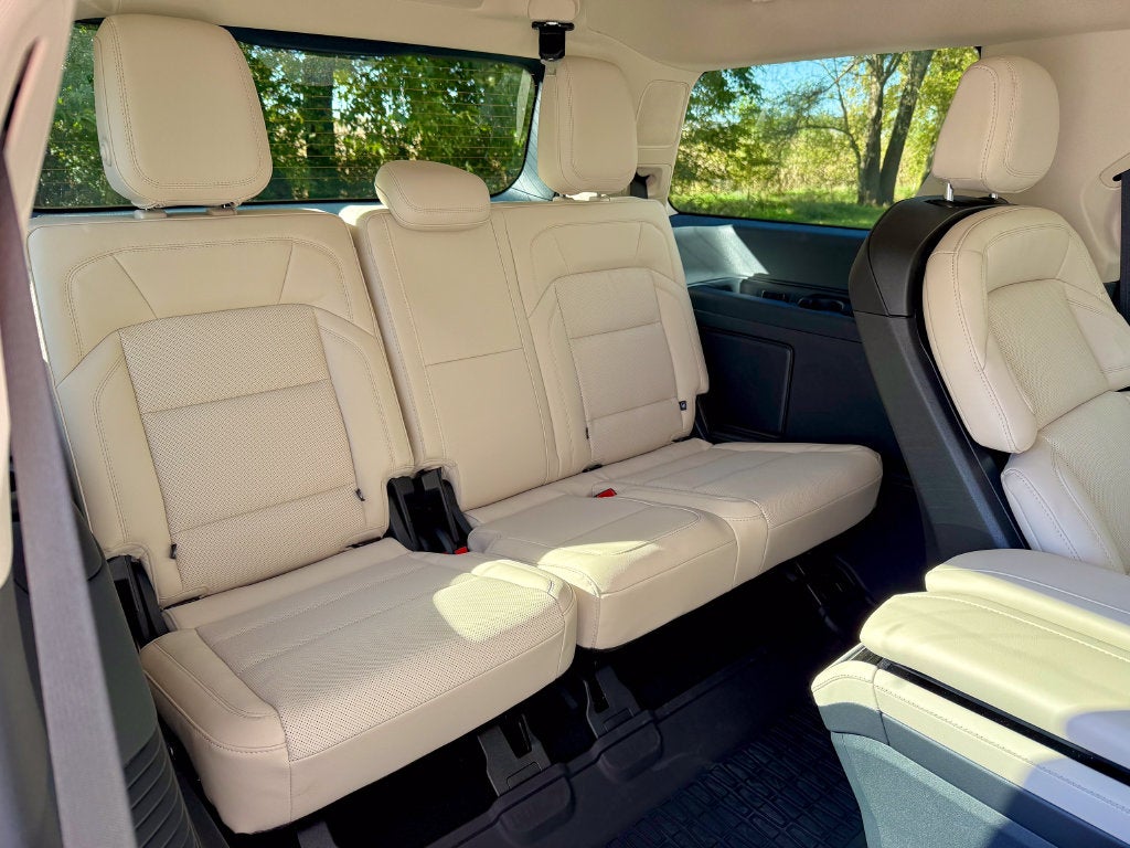 2027 Lincoln Navigator Reserve