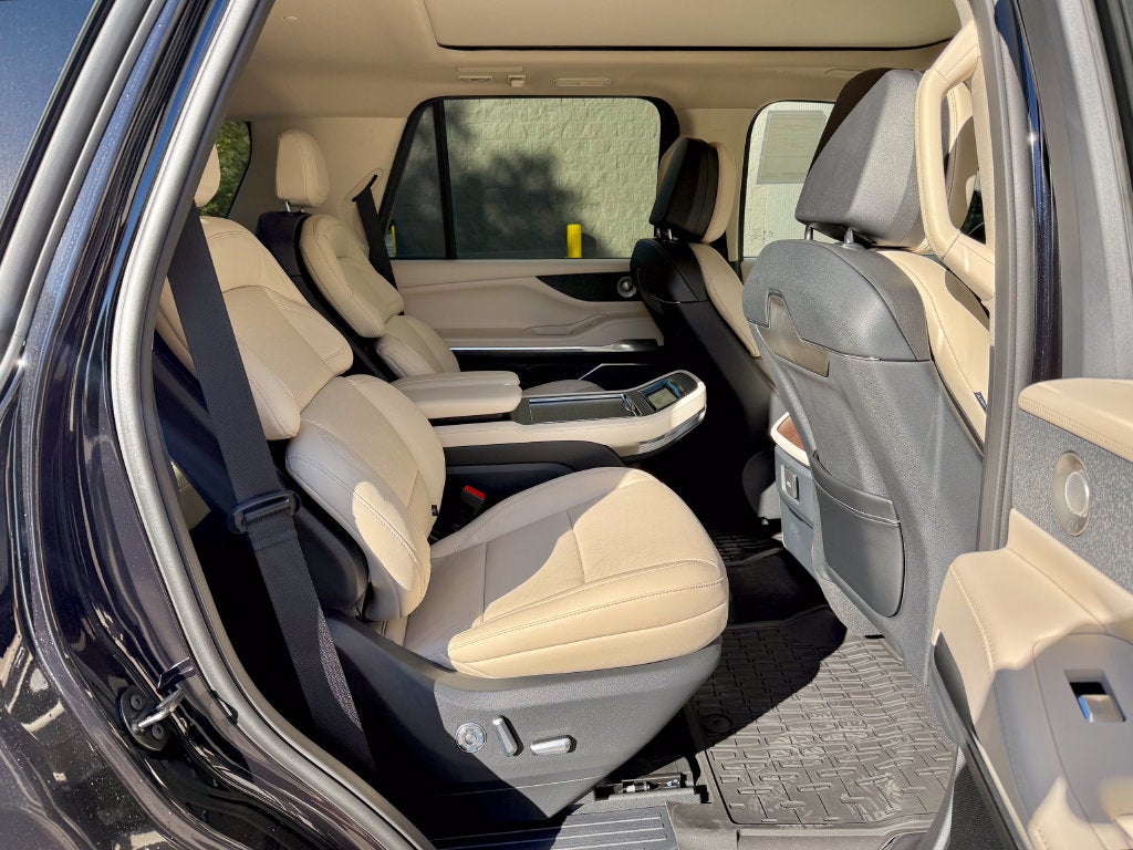 2027 Lincoln Navigator Reserve