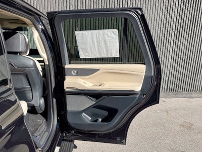 2027 Lincoln Navigator Reserve