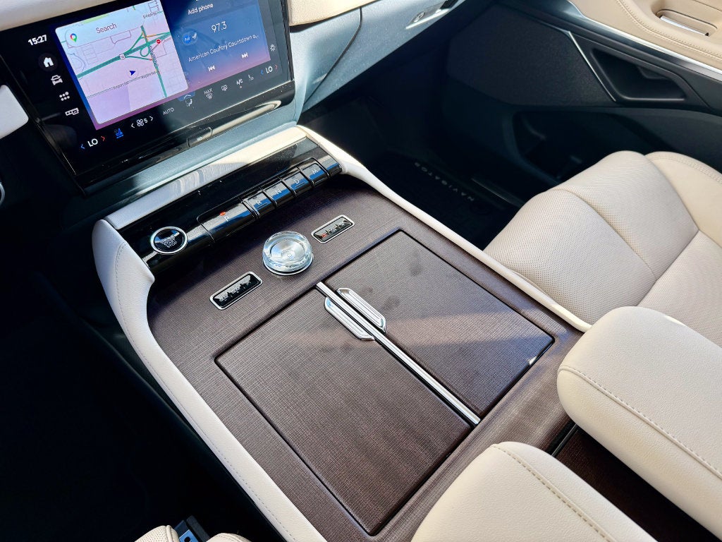 2027 Lincoln Navigator Reserve