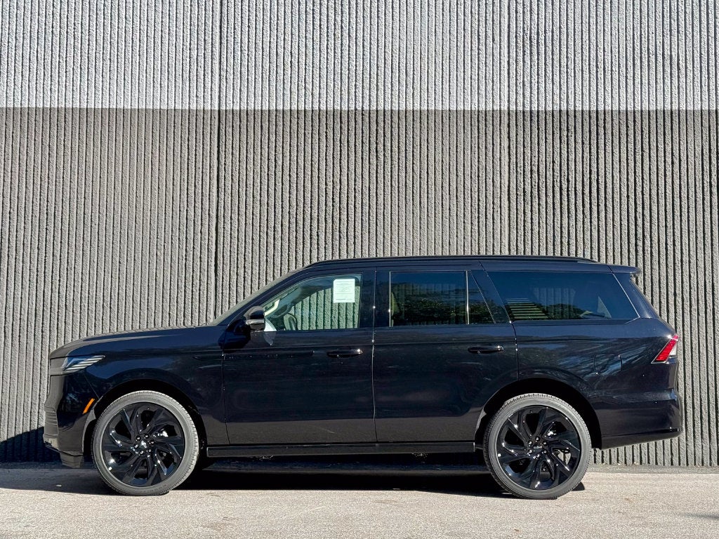 2027 Lincoln Navigator Reserve
