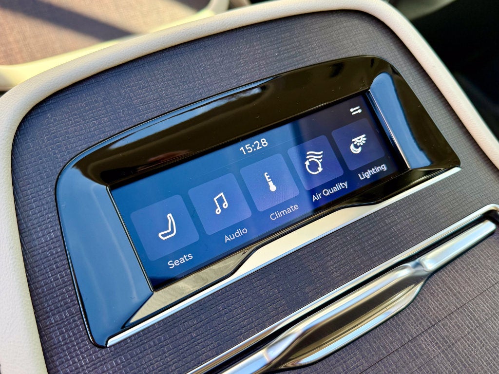 2027 Lincoln Navigator Reserve