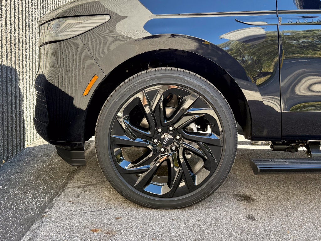 2027 Lincoln Navigator Reserve