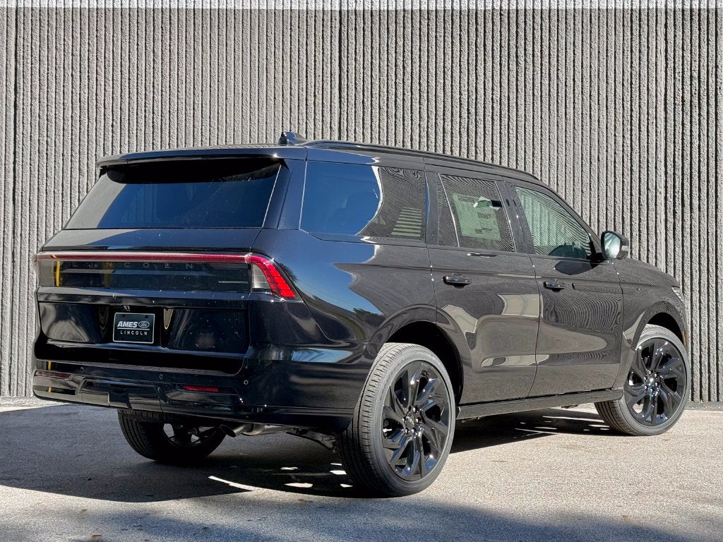 2027 Lincoln Navigator Reserve
