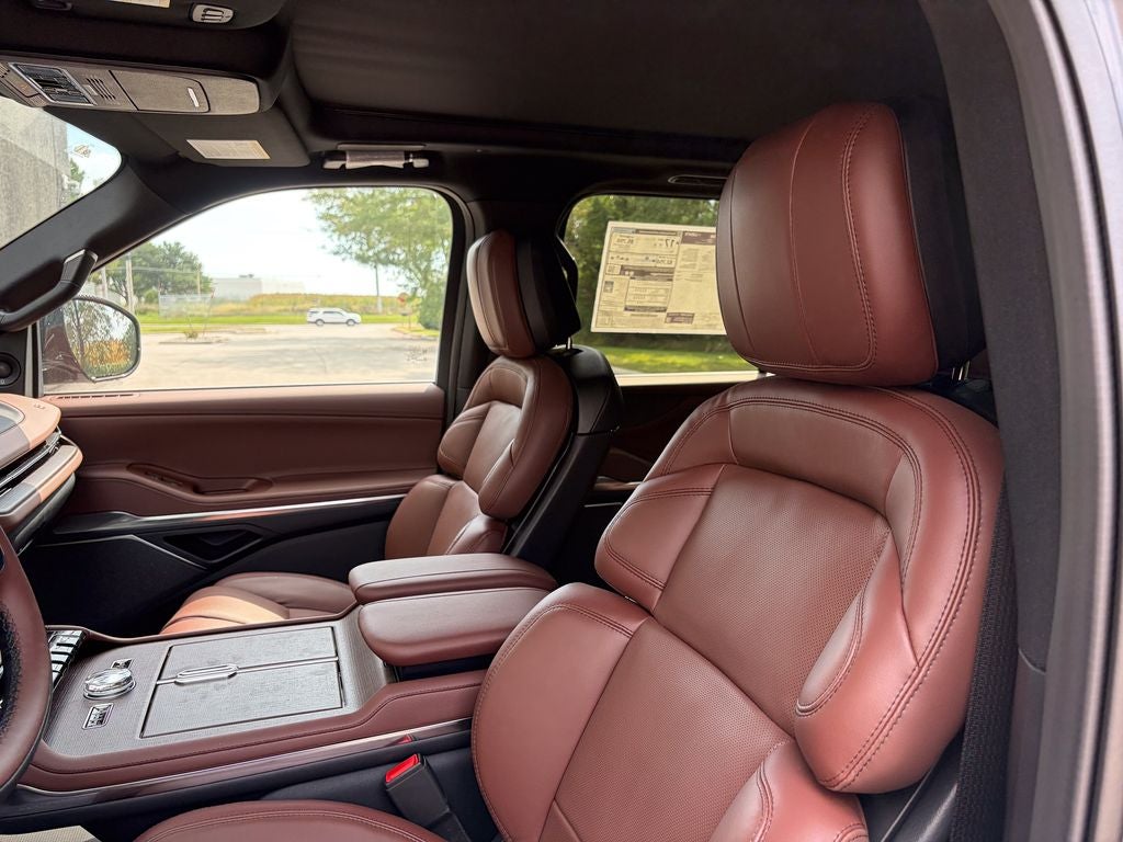 2027 Lincoln Navigator Reserve