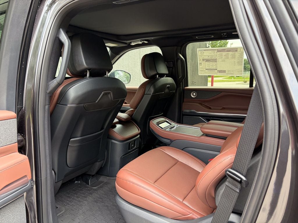 2027 Lincoln Navigator Reserve