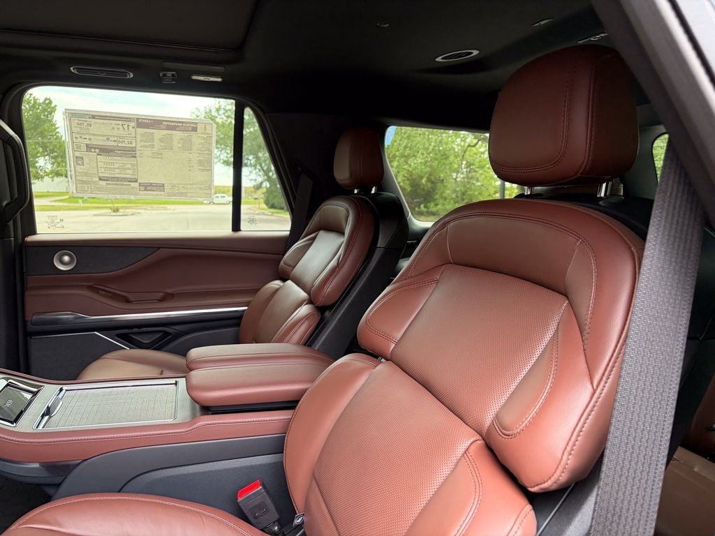 2027 Lincoln Navigator Reserve