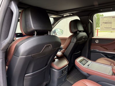2027 Lincoln Navigator Reserve
