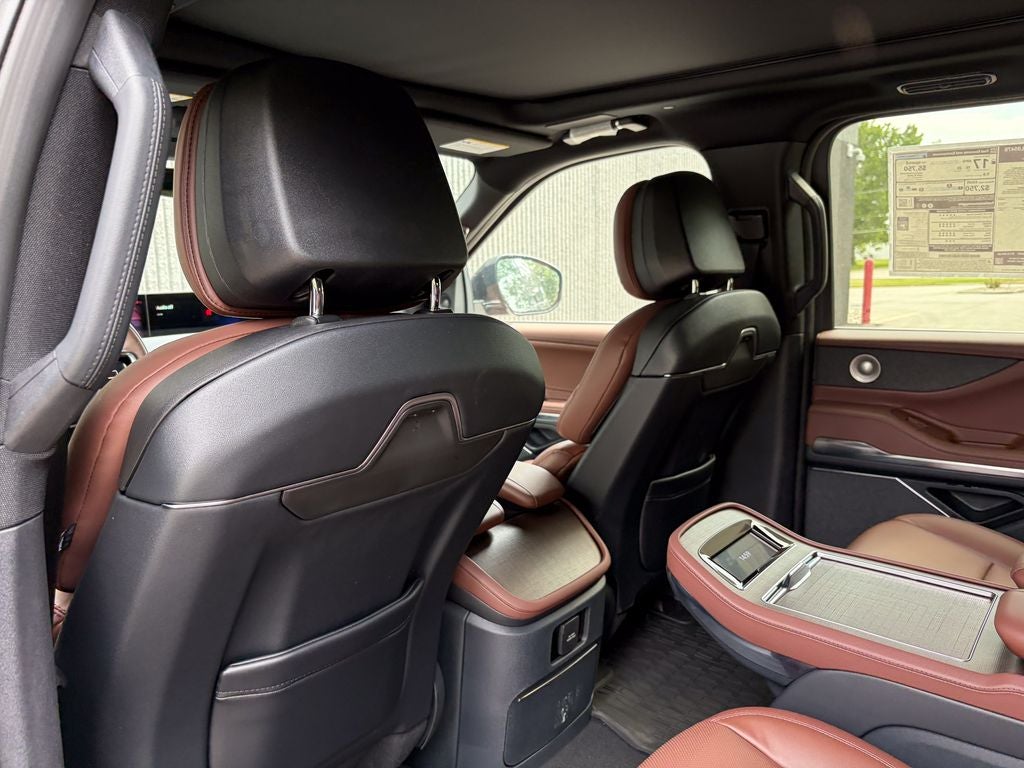 2027 Lincoln Navigator Reserve