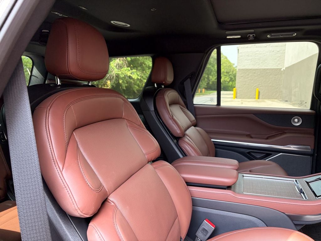2027 Lincoln Navigator Reserve