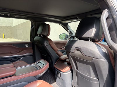 2027 Lincoln Navigator Reserve