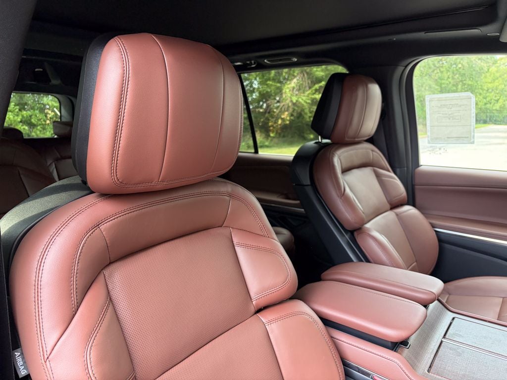 2027 Lincoln Navigator Reserve