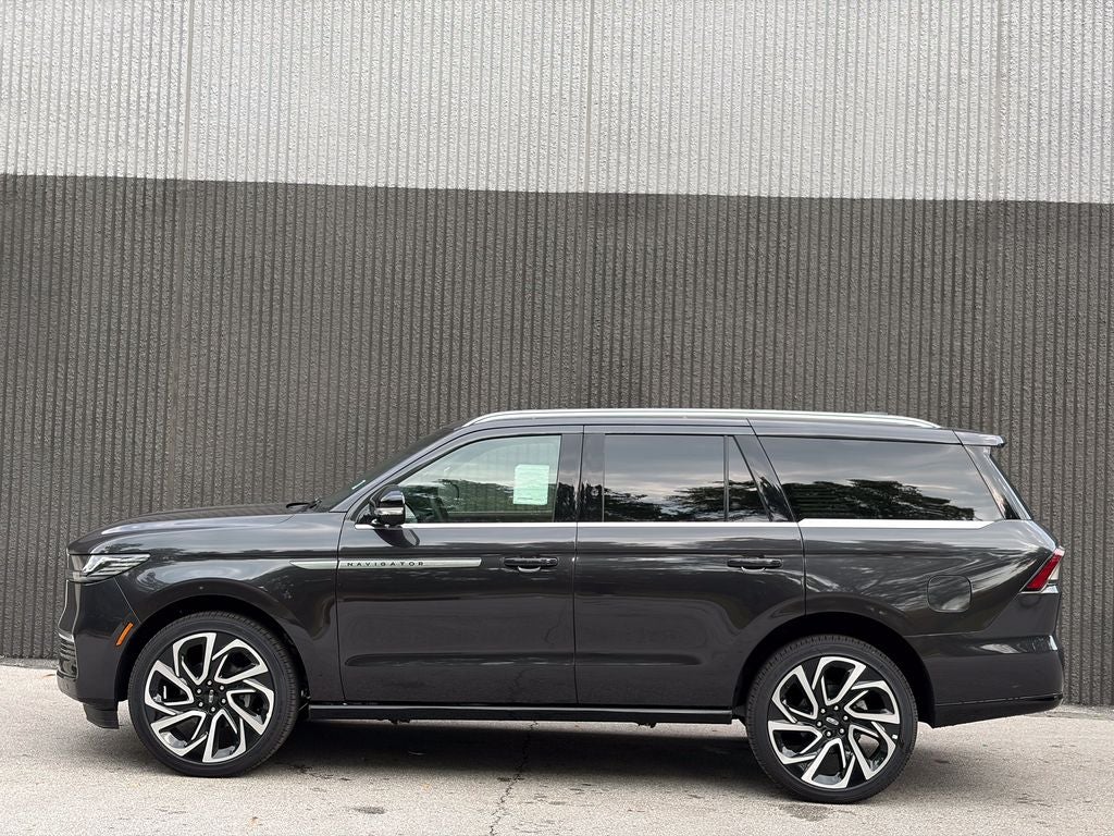 2027 Lincoln Navigator Reserve