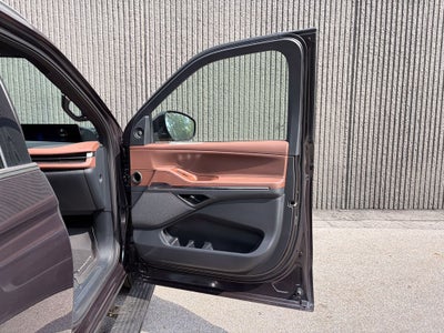 2027 Lincoln Navigator Reserve