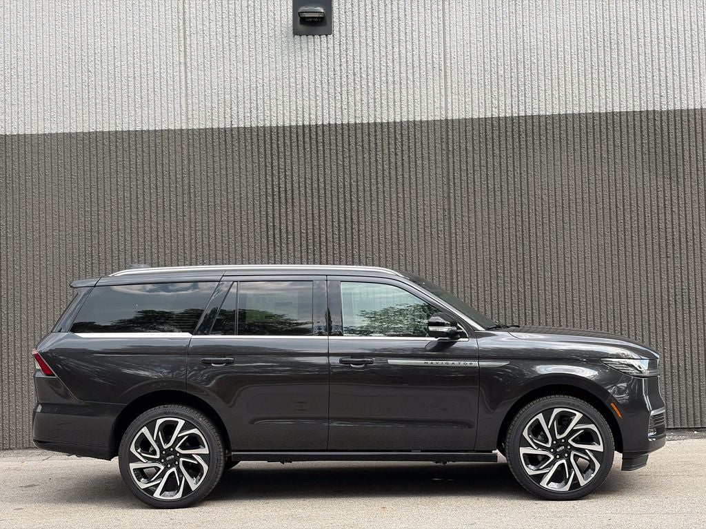 2027 Lincoln Navigator Reserve