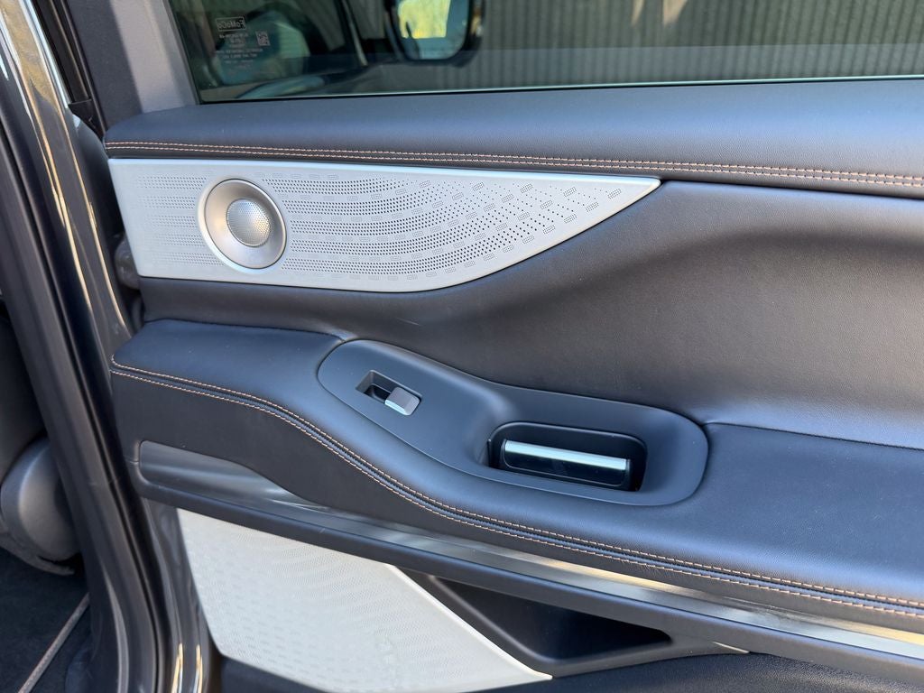 2025 Lincoln Navigator Black Label