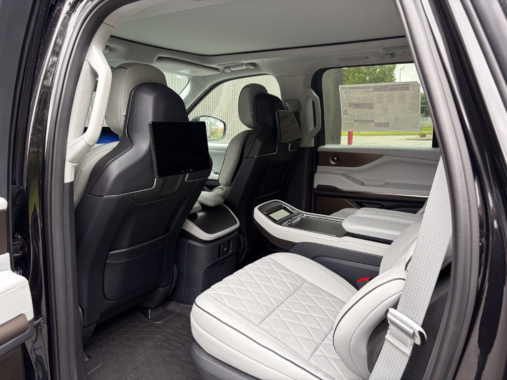 2027 Lincoln Navigator Black Label