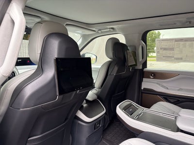 2027 Lincoln Navigator Black Label