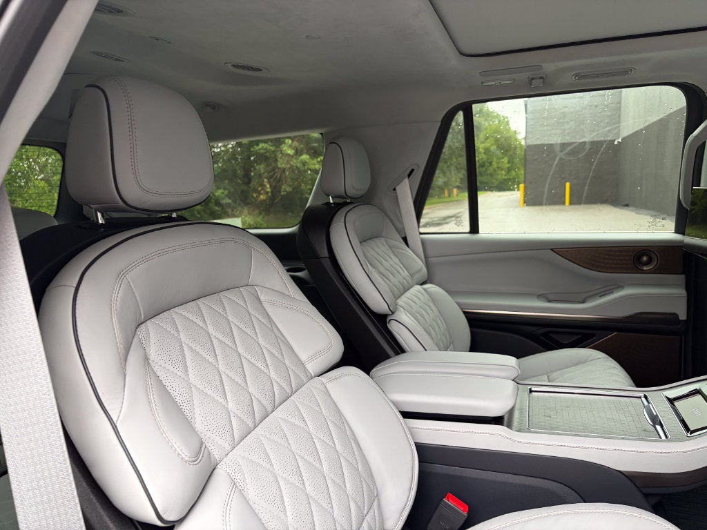 2027 Lincoln Navigator Black Label