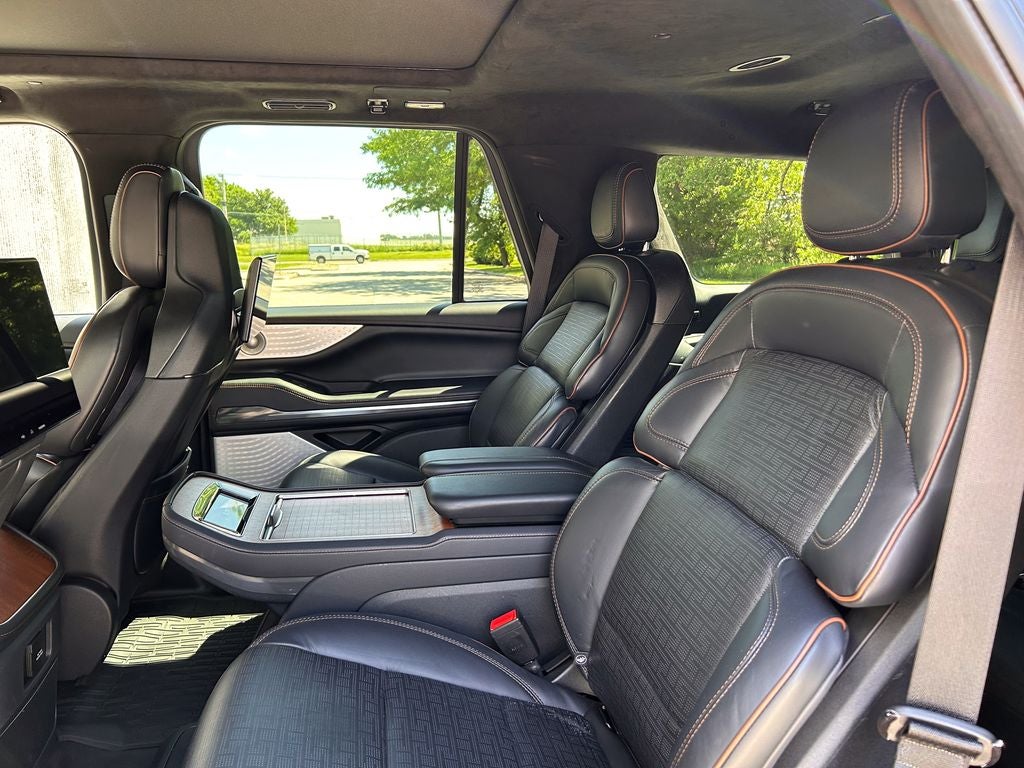 2025 Lincoln Navigator Black Label