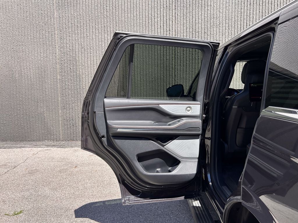 2025 Lincoln Navigator Black Label