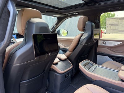 2027 Lincoln Navigator Black Label