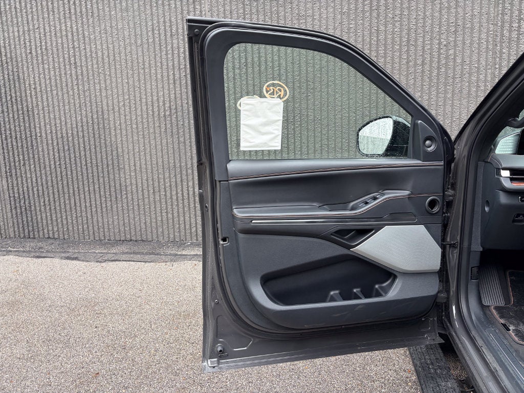 2027 Lincoln Navigator Black Label