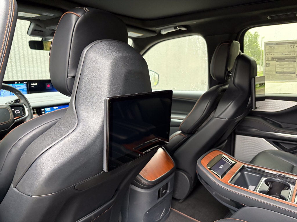 2027 Lincoln Navigator Black Label