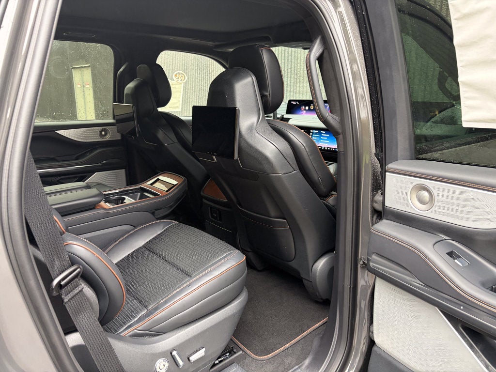 2027 Lincoln Navigator Black Label